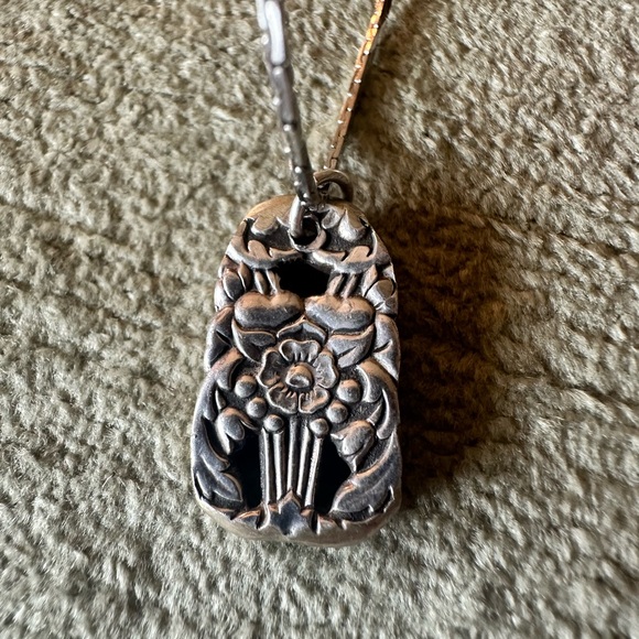 Bundle of art nouveau style earrings and necklace in silver tone - Picture 6 of 12